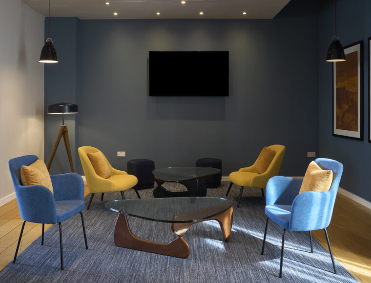 Four Points Flex by Sheraton Cardiff's lounge